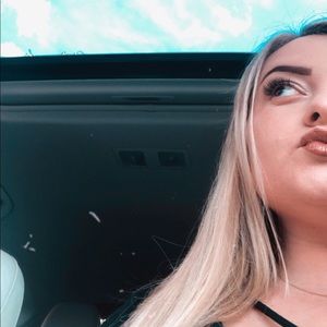 Meet your Posher, Adriana